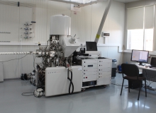 XPS photoelectron spectroscopy unit with facilities for treatment of samples at high pressure and temperature
