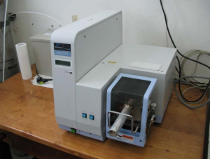 Thermogravimetric/Differential Thermal Analysis (TG/DTA) equipment (Perkin Elmer)