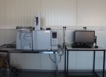 Gas chromatograph with GC-MS mass spectrometer