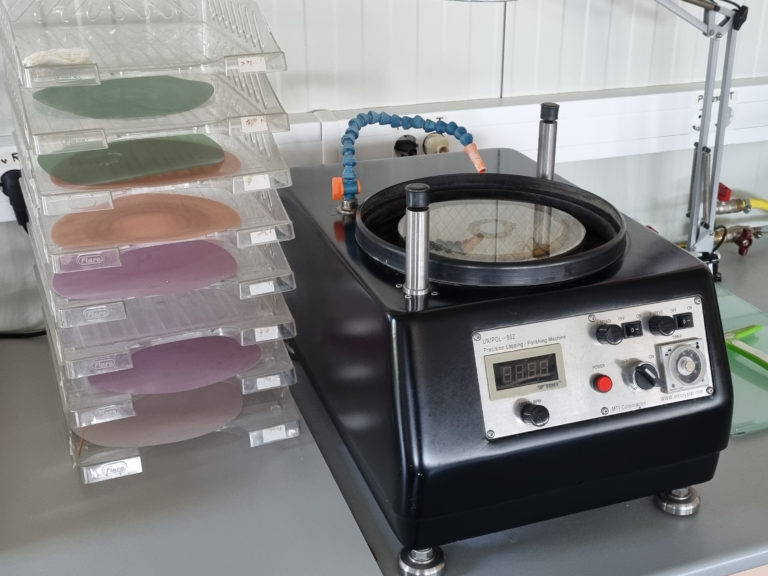 Laboratory for TEM/SEM samples preparation